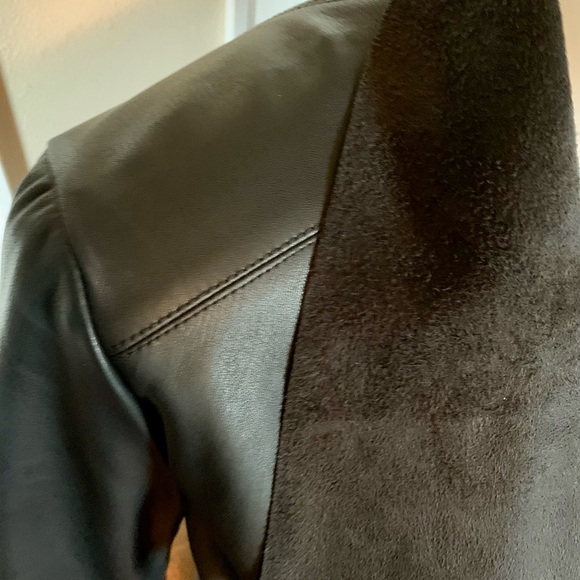 LN VERSATILE JACKET W/DRAPE DETAILING. OPEN FRONT, FRONT ZIP POCKETS, CUTE💞💞 - Picture 5 of 15